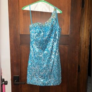 ⭐️Size 4 homecoming prom dress